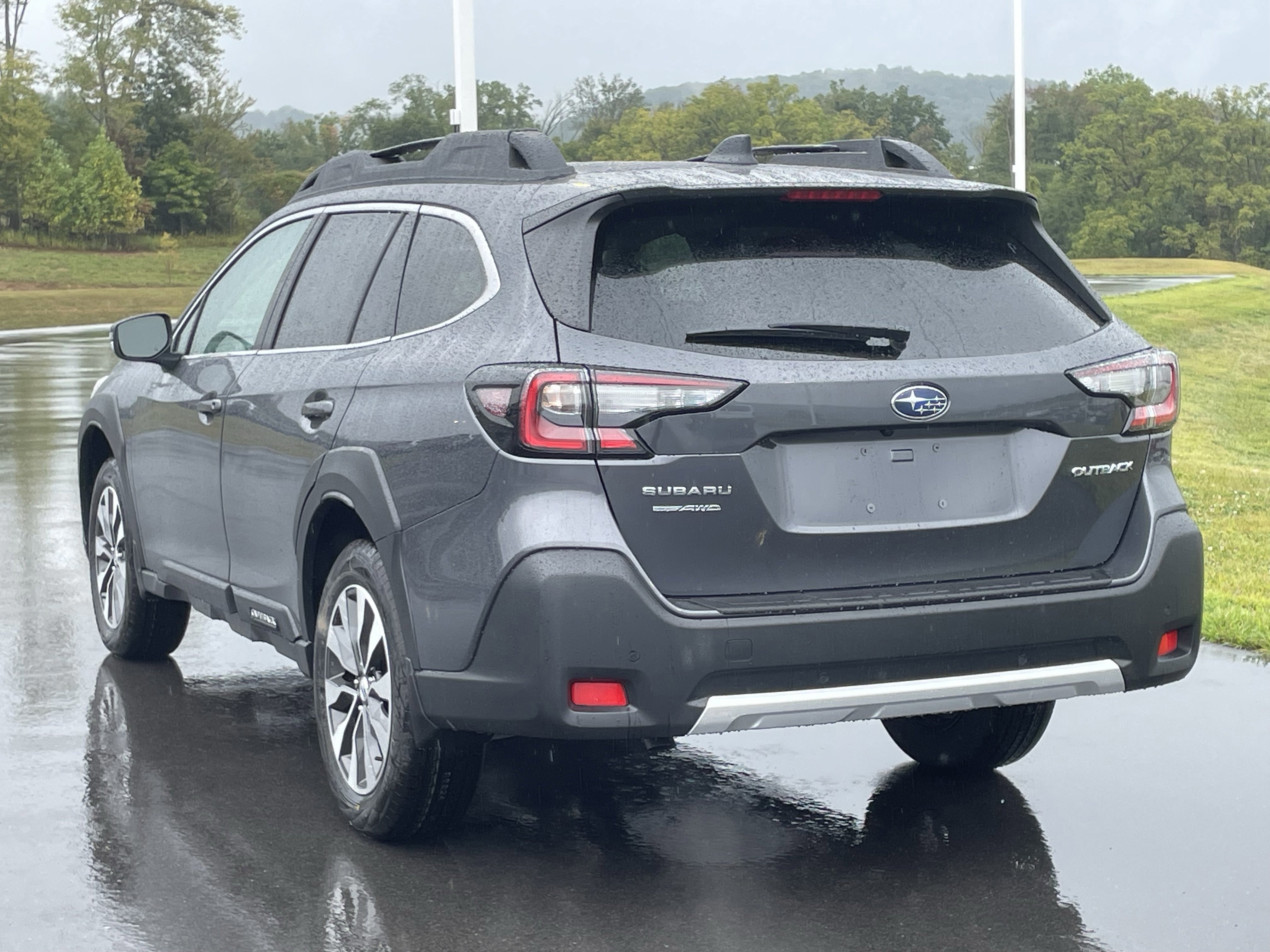 Used 2025 Subaru Outback Limited AWD/4WD image 6