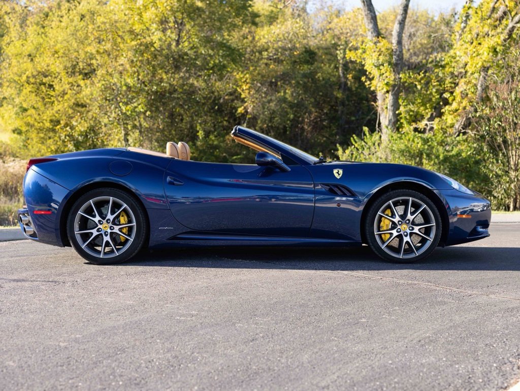 Used 2011 Ferrari California image 10