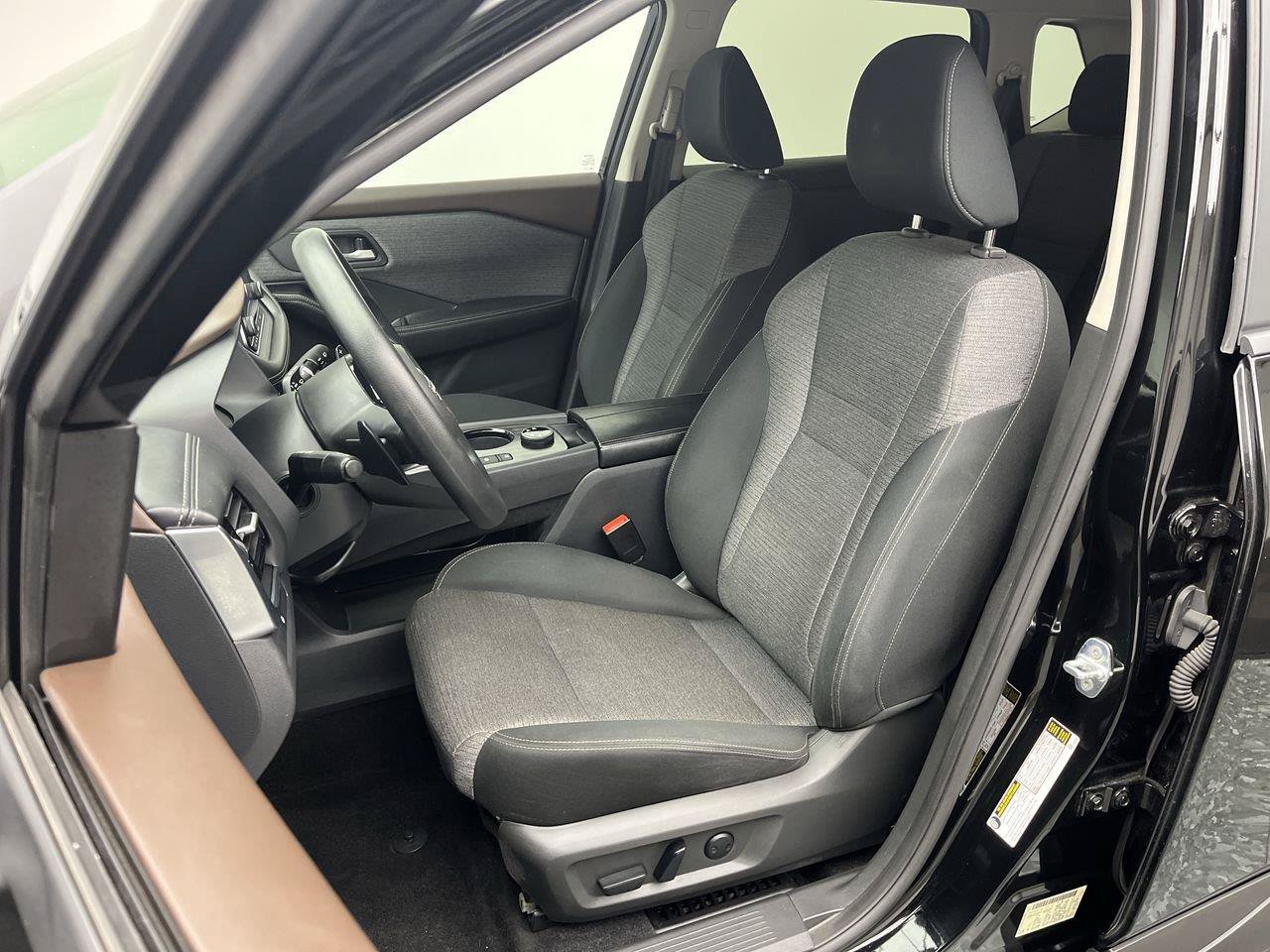 Used 2023 Nissan Rogue SV AWD/4WD image 8