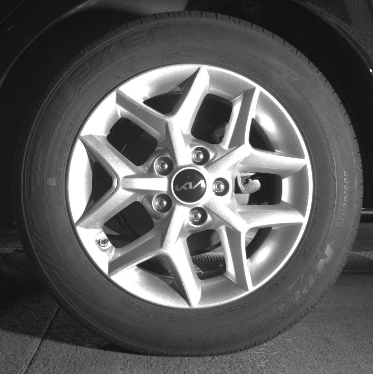 Used 2025 Kia Soul LX w/ LX Technology Package FWD image 14