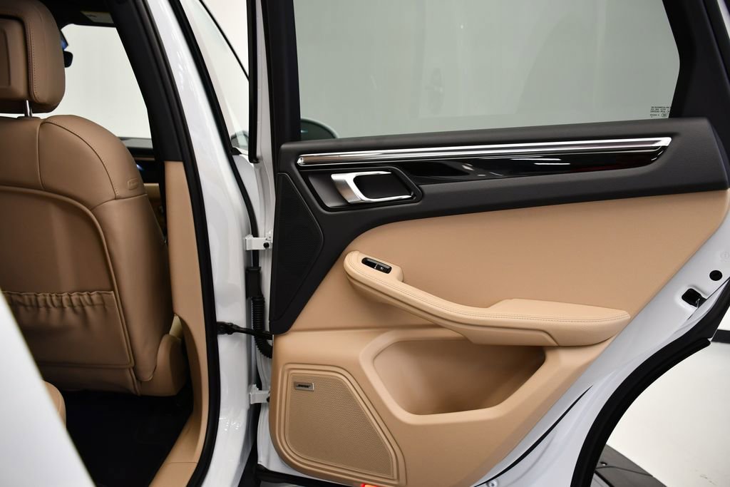 Certified 2025 Porsche Macan Turbo image 51