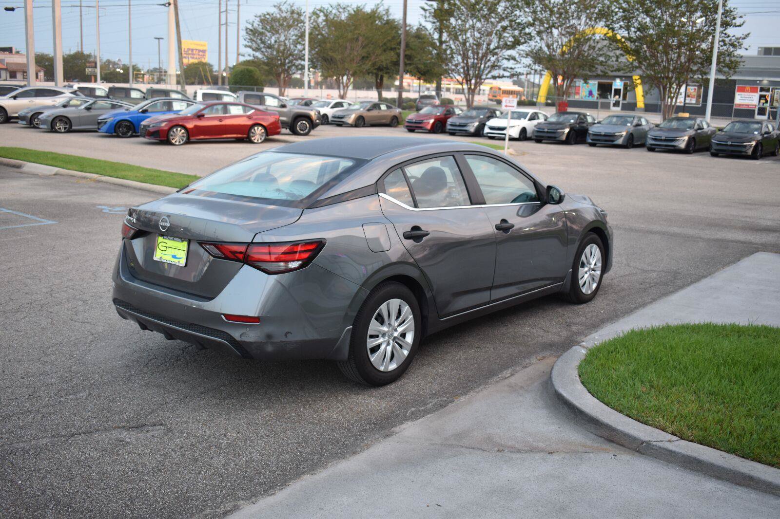 Used 2025 Nissan Sentra S FWD image 8