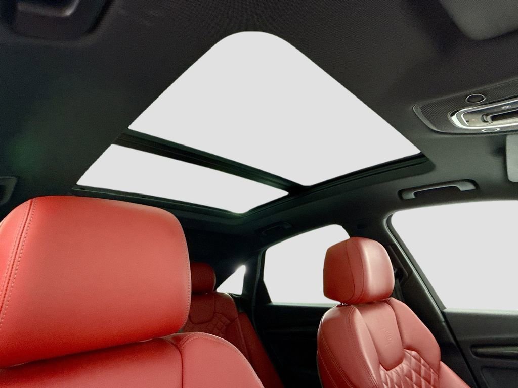 Used 2024 Audi SQ5 Premium Plus w/ S Sport Package AWD/4WD image 17