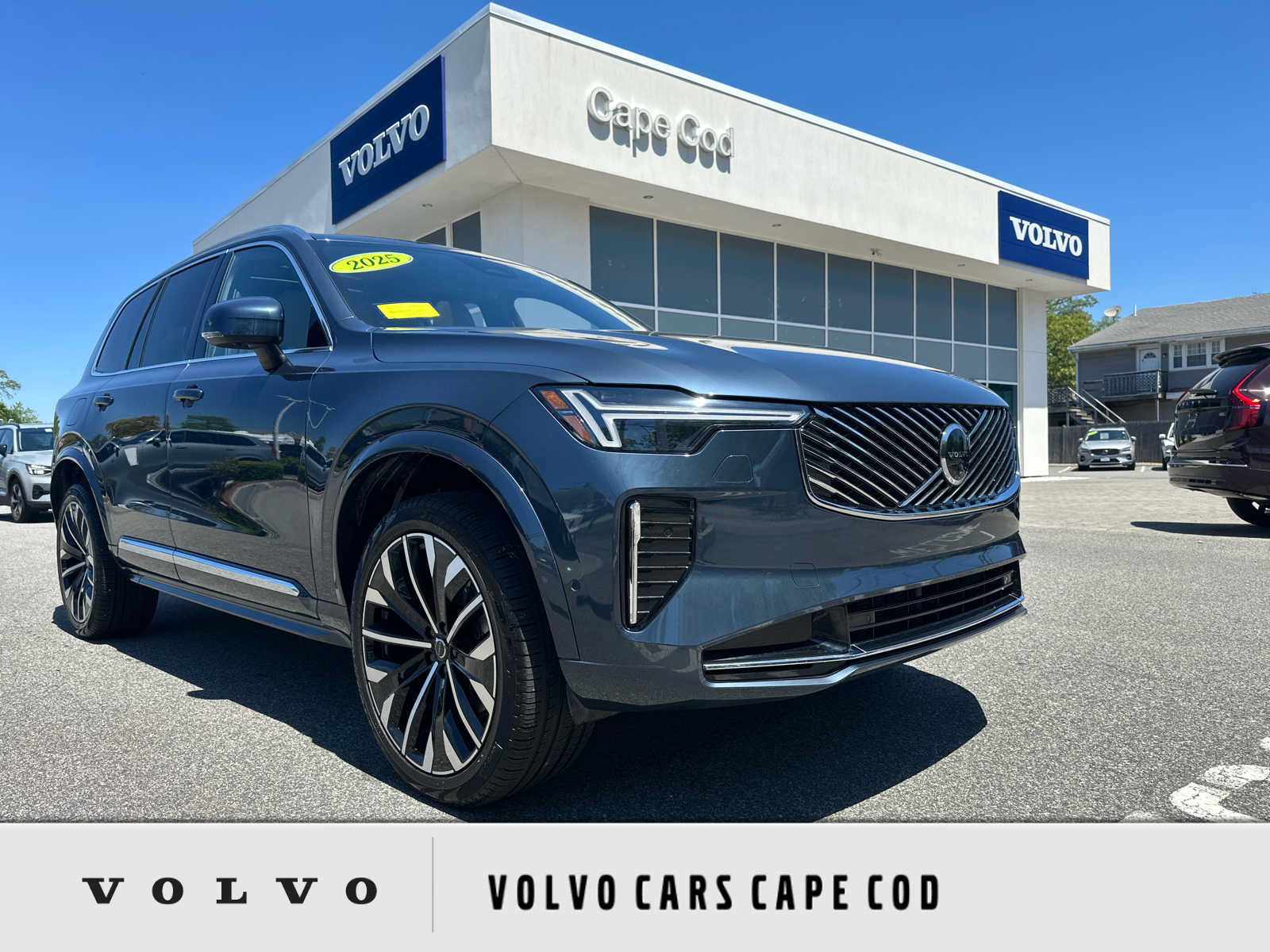Used 2025 Volvo XC90 B6 Ultra w/ Protection Package AWD/4WD image 1
