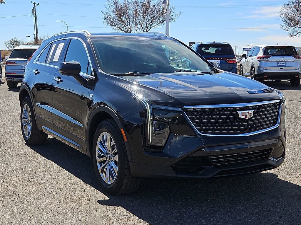 Used 2025 Cadillac XT4 Premium Luxury image 6