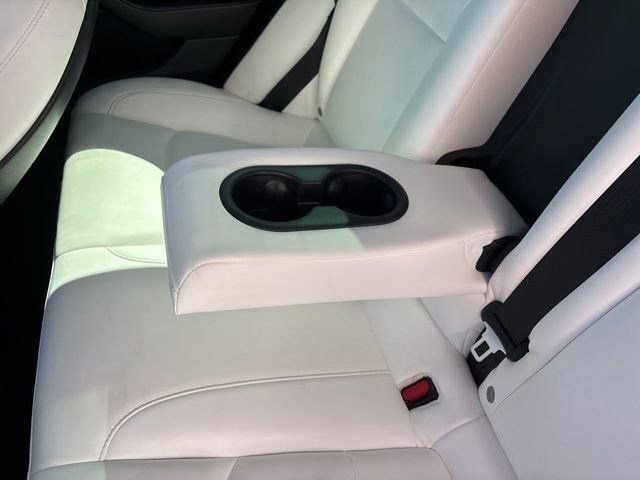 Used 2021 Tesla Model 3 Standard Range Plus image 30