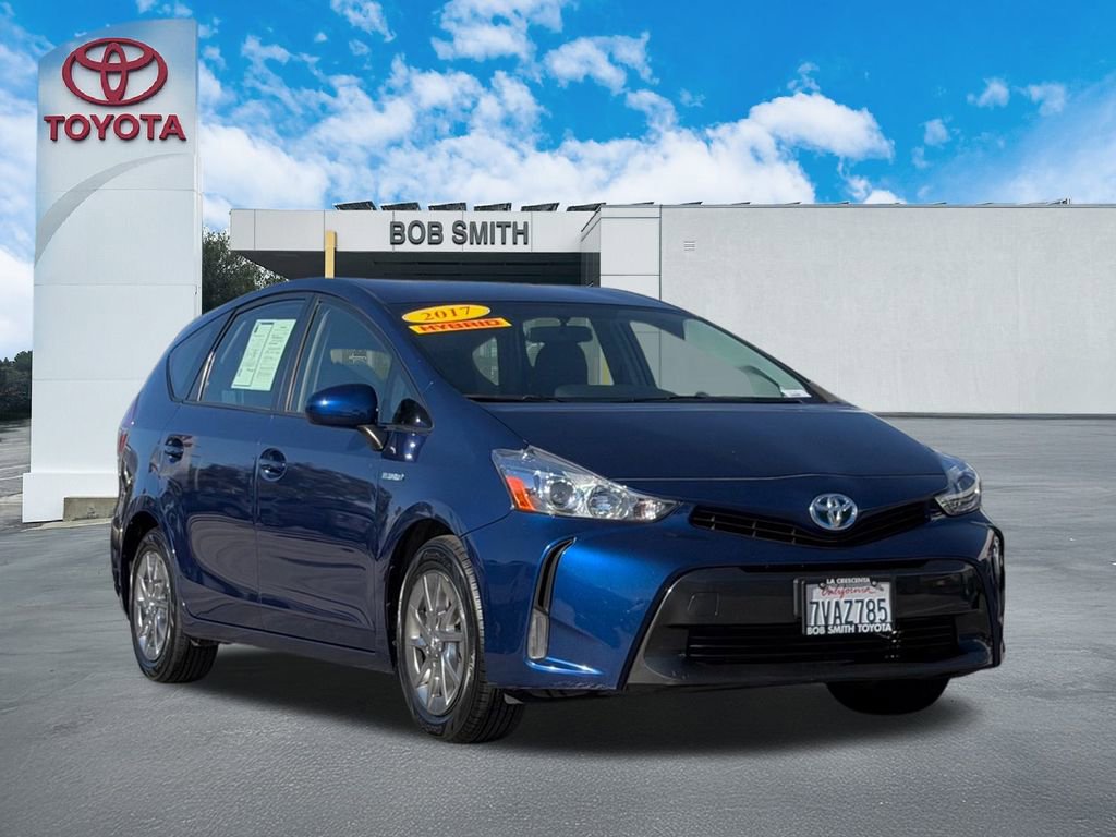 Used 2017 Toyota Prius V Three image 4