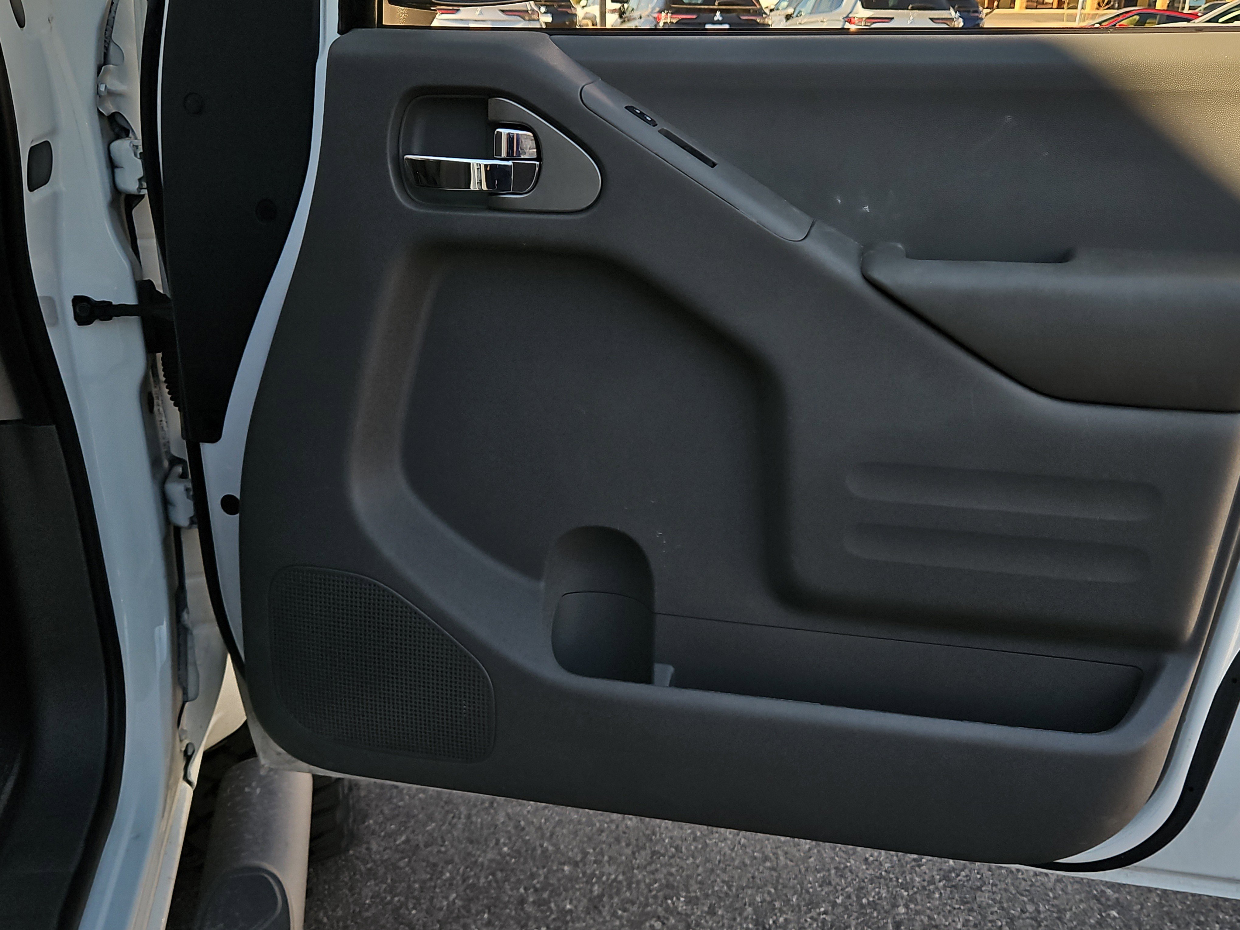 Used 2020 Nissan Frontier SV image 20