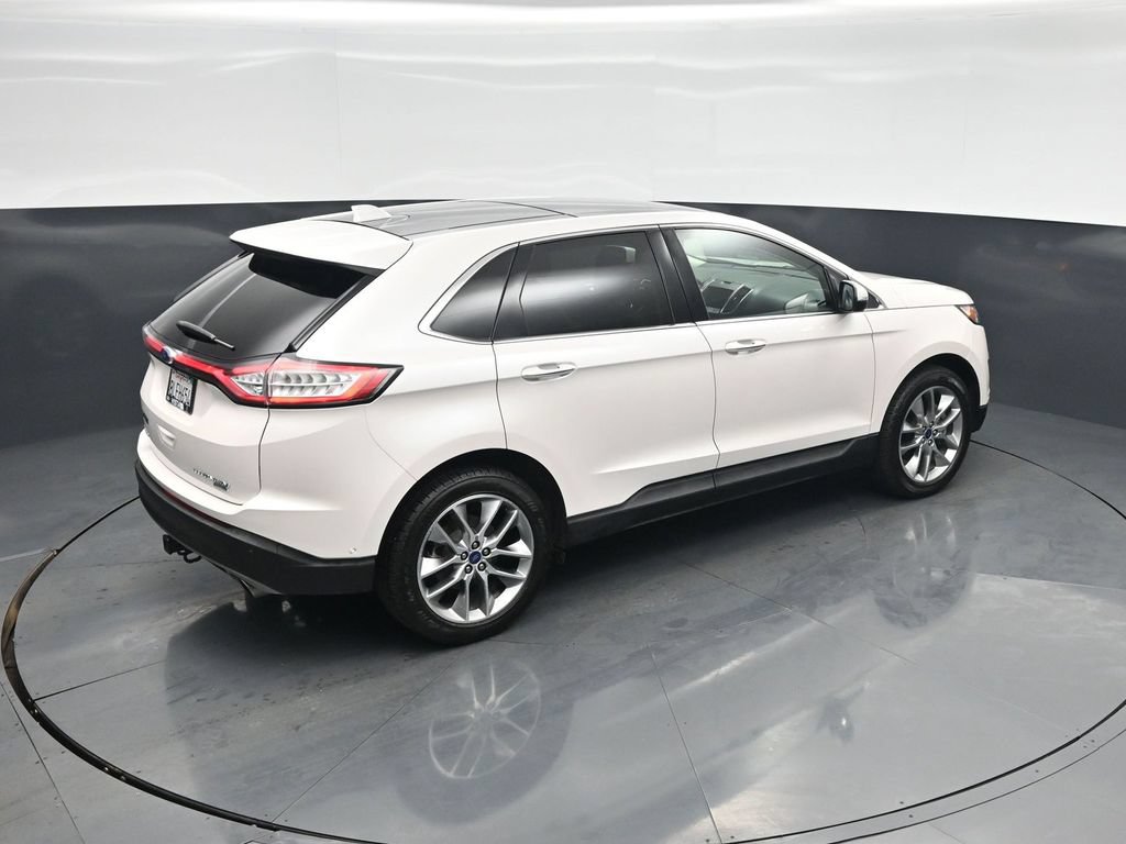 Used 2018 Ford Edge Titanium w/ Equipment Group 302A AWD/4WD image 40