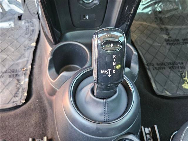Used 2024 MINI Cooper 4-Door Hardtop FWD image 13