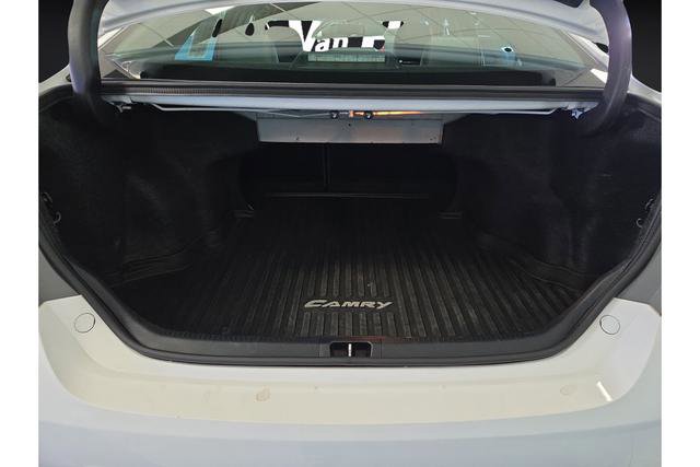 Used 2017 Toyota Camry XSE image 13