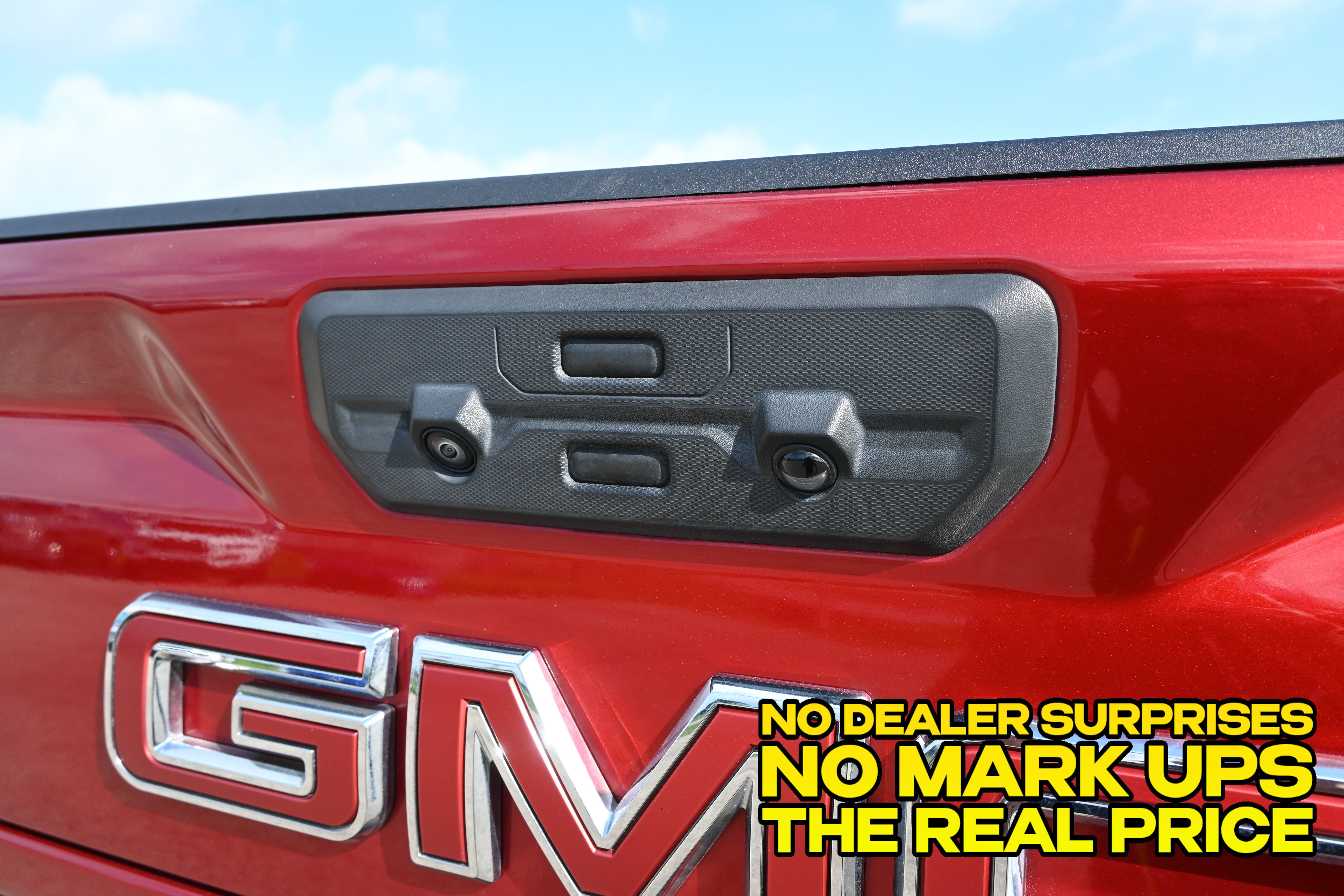 Used 2024 GMC Sierra 2500 AT4 w/ AT4 Premium Plus Package AWD/4WD image 4