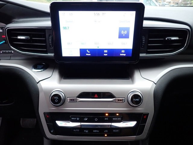 Used 2023 Ford Explorer XLT w/ Equipment Group 202A image 28