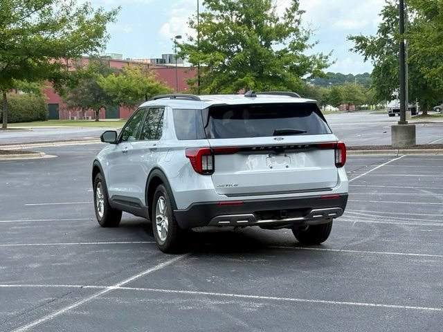Used 2026 Ford Explorer Active w/ Active Comfort Package RWD image 5