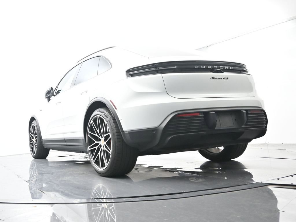Certified 2025 Porsche Macan 4S Electric AWD/4WD image 45