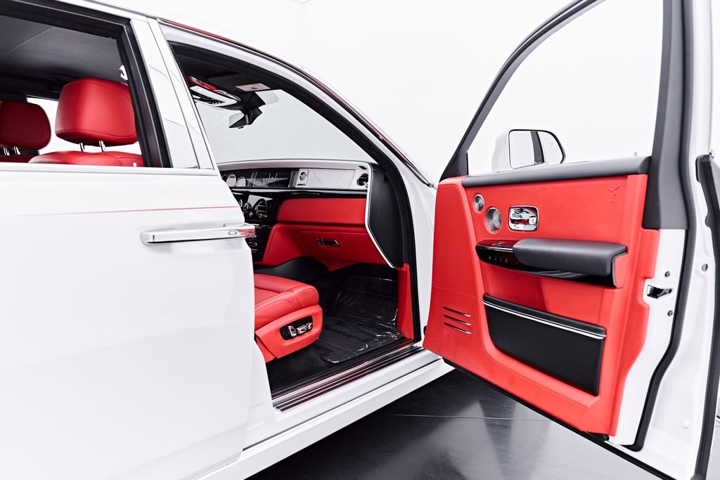 Used 2021 Rolls-Royce Phantom Sedan RWD image 35