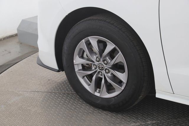 Used 2024 Toyota Sienna LE image 13