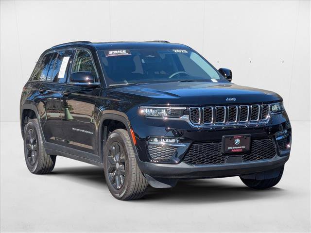 Used 2023 Jeep Grand Cherokee Limited image 3