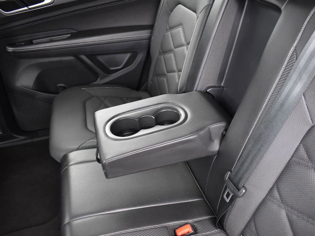 Used 2024 Volkswagen Atlas Cross Sport SE image 26