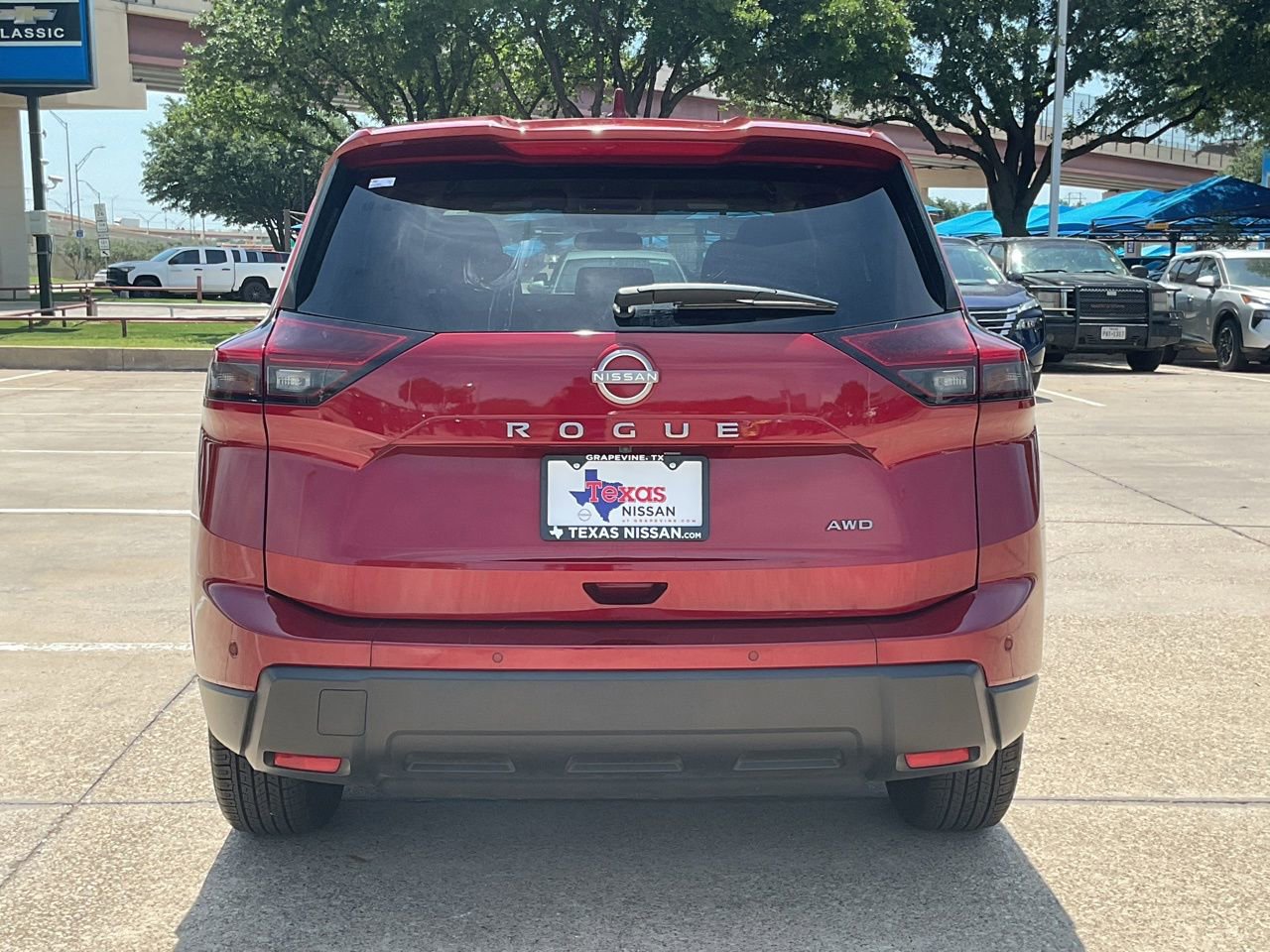 Used 2025 Nissan Rogue SV AWD/4WD image 6