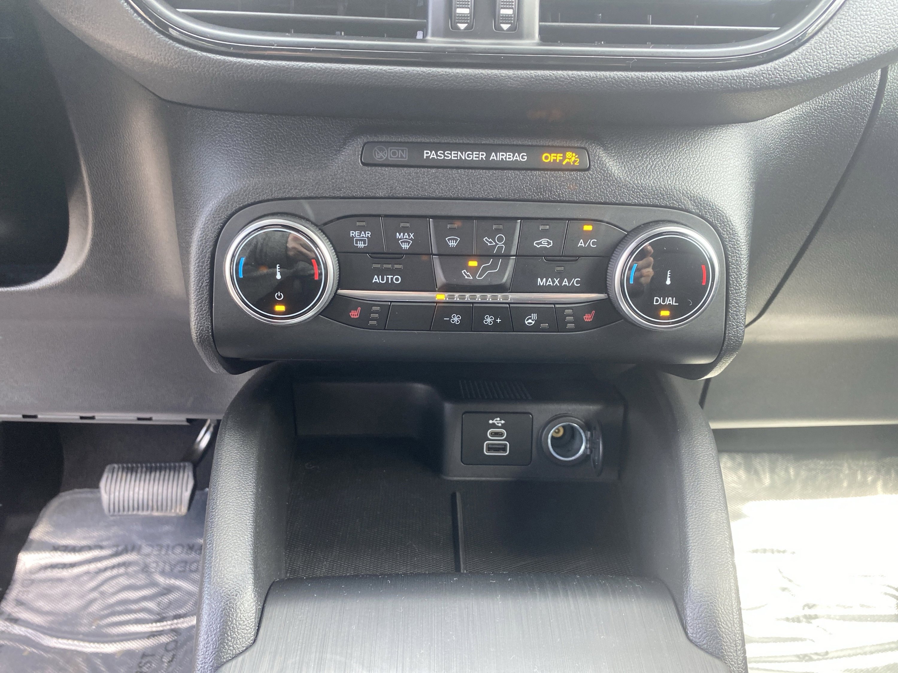 Used 2025 Ford Escape ST-Line w/ Cold Weather Package image 22