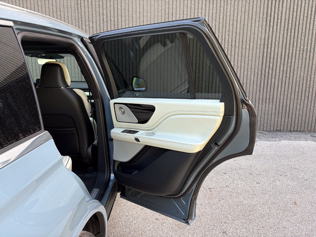 New 2026 Lincoln Aviator Black Label w/ Dynamic Handling Package AWD/4WD image 32