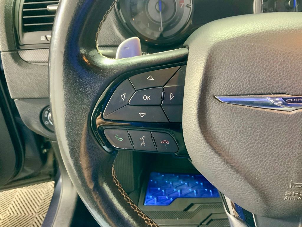 Used 2016 Chrysler 300 S RWD image 17
