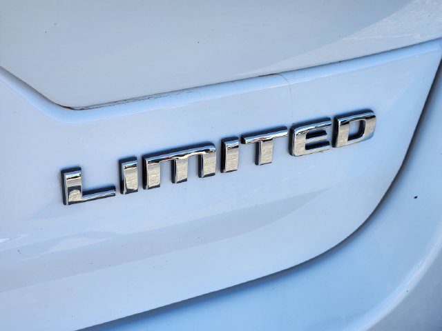 Used 2023 Jeep Grand Cherokee Limited w/ Trailer Tow Prep Group (B) RWD image 12