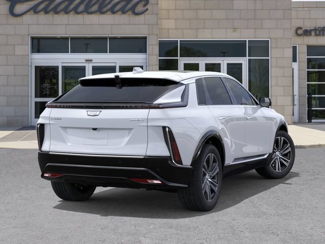 New 2026 Cadillac Lyriq Luxury w/ LPO, Floor Liner Package AWD/4WD image 4