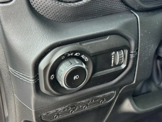 Used 2026 Jeep Wrangler Unlimited Rubicon w/ Safety Group AWD/4WD image 14