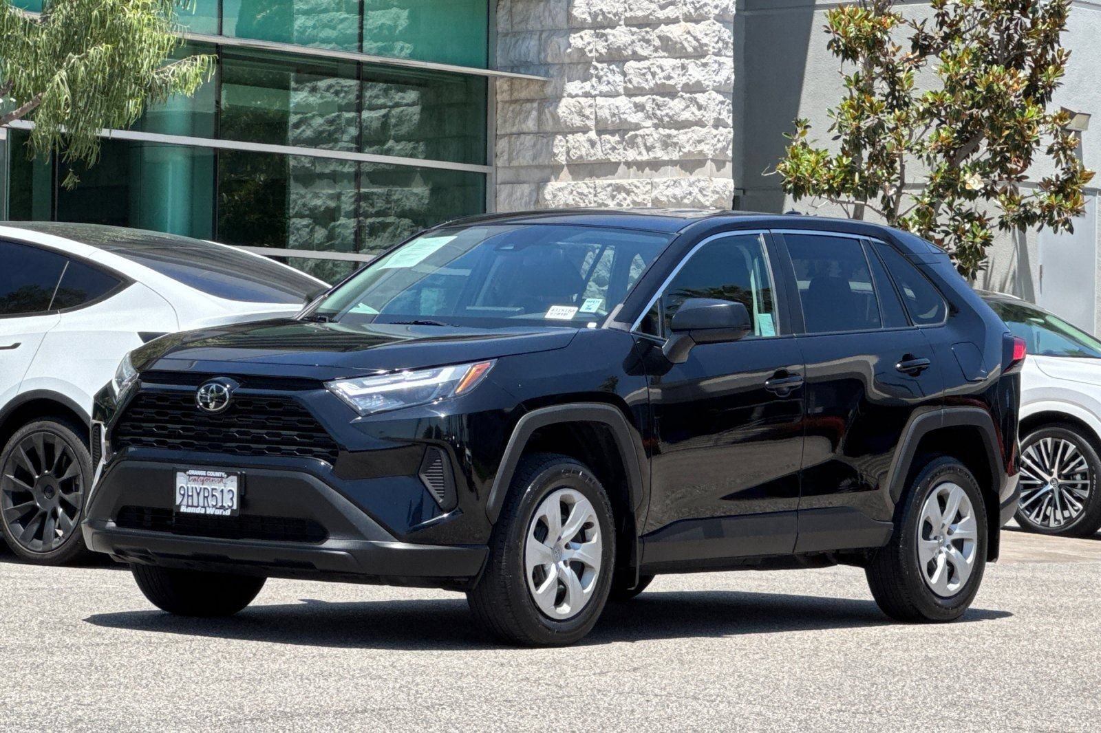 Used 2023 Toyota RAV4 LE FWD image 8