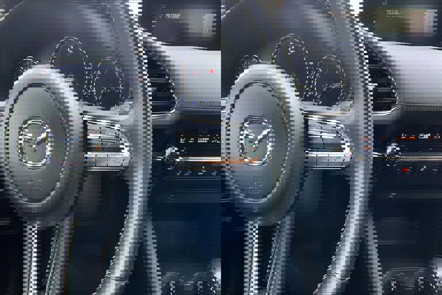 Used 2020 MAZDA MAZDA3 Hatchback w/ Premium Package FWD image 25