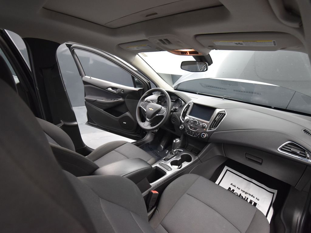 Used 2018 Chevrolet Cruze LT w/ LT True North Edition image 20