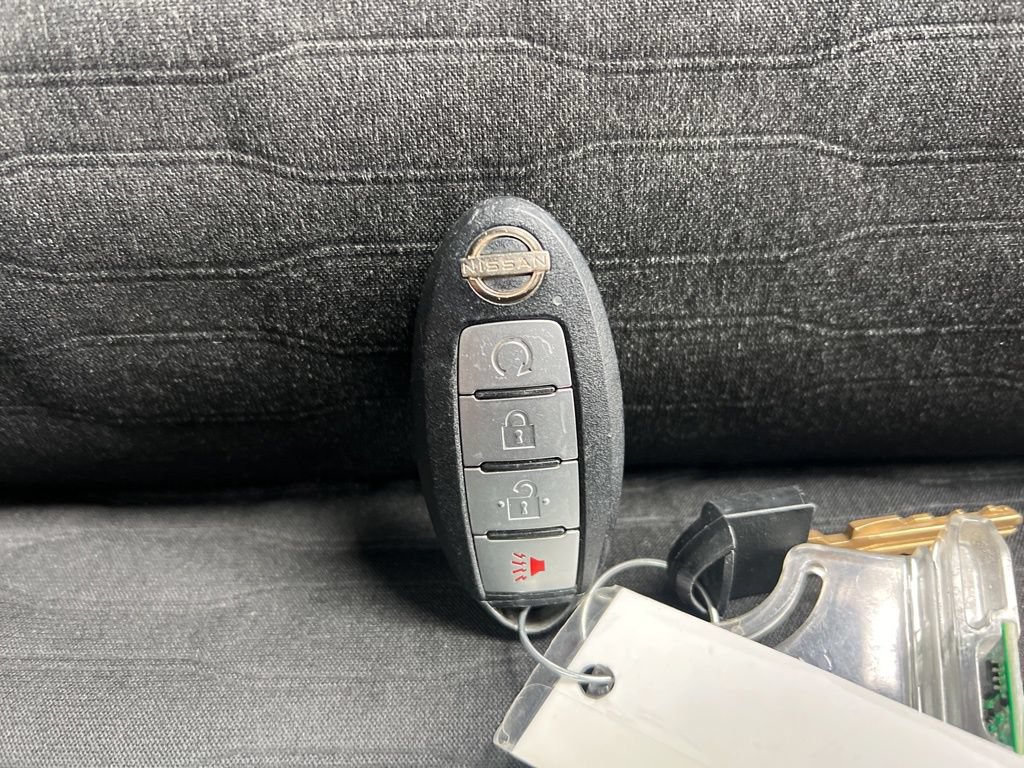 Used 2022 Nissan Pathfinder SV AWD/4WD image 29