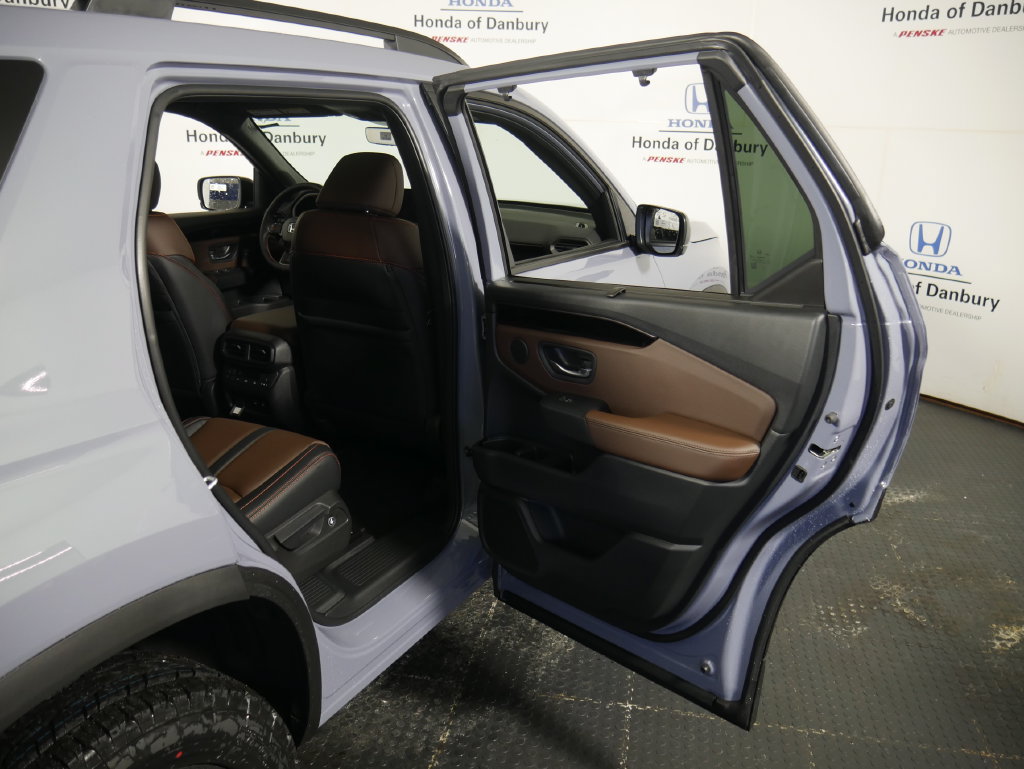 New 2026 Honda Pilot TrailSport image 8
