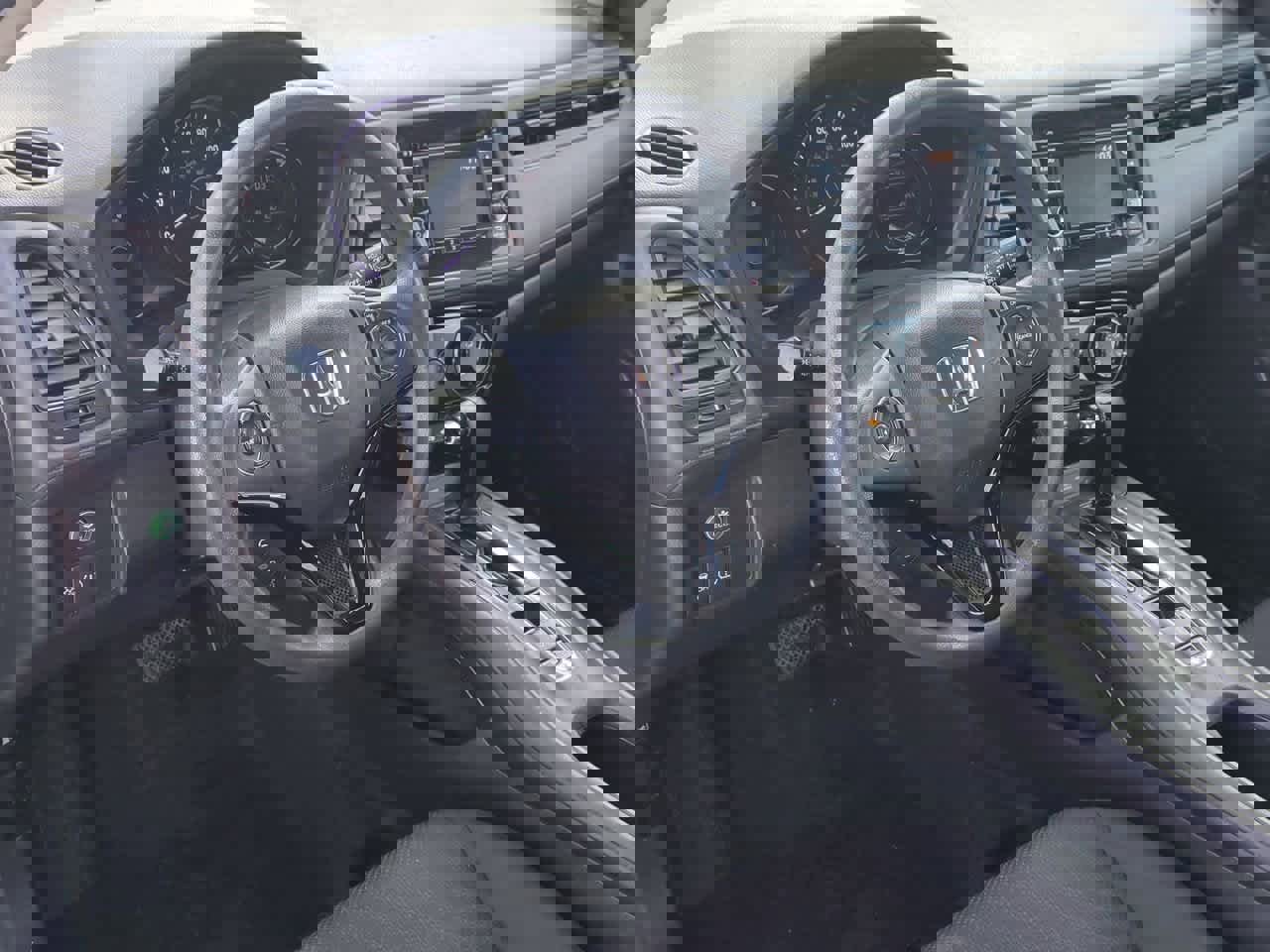 Used 2016 Honda HR-V LX image 2