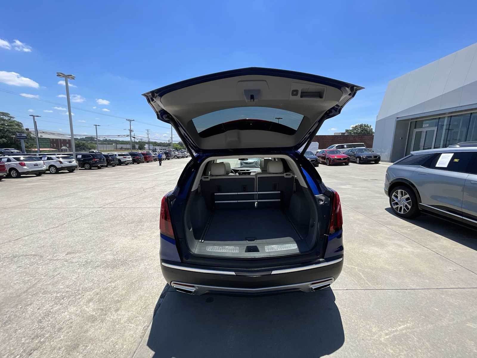 Certified 2025 Cadillac XT5 Premium Luxury AWD/4WD image 26