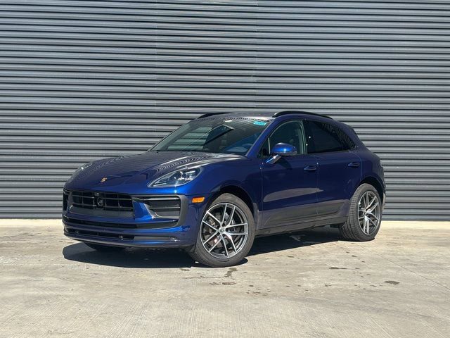 Used 2025 Porsche Macan AWD/4WD image 1