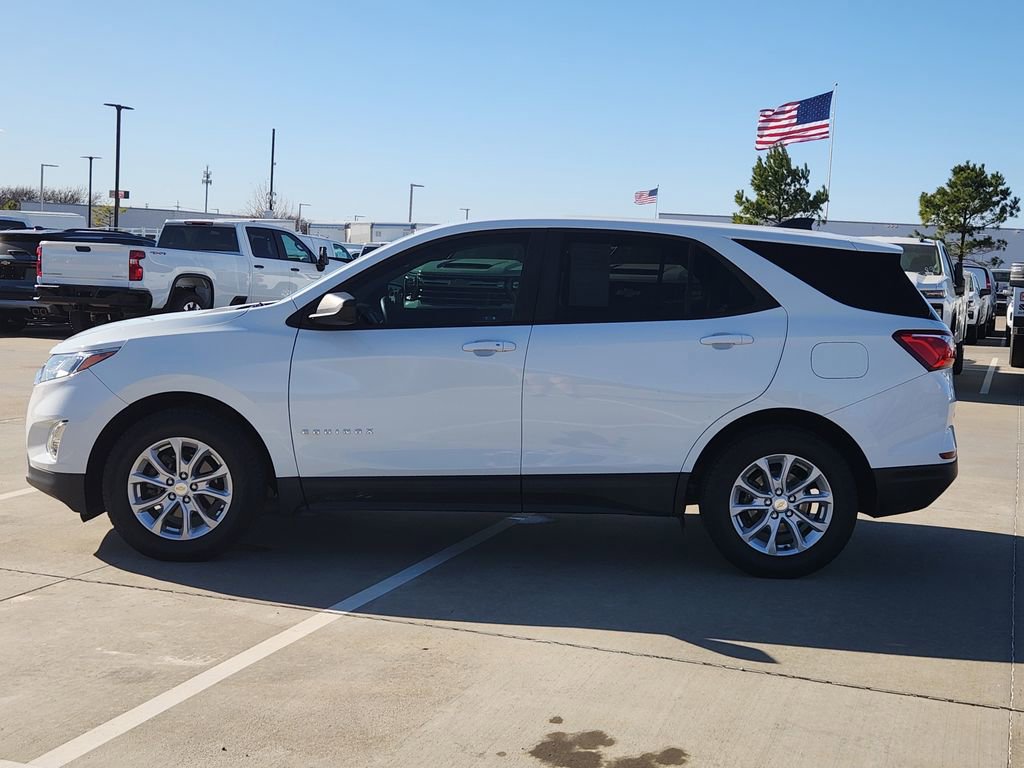 Used 2020 Chevrolet Equinox LS w/ LS Convenience Package image 4