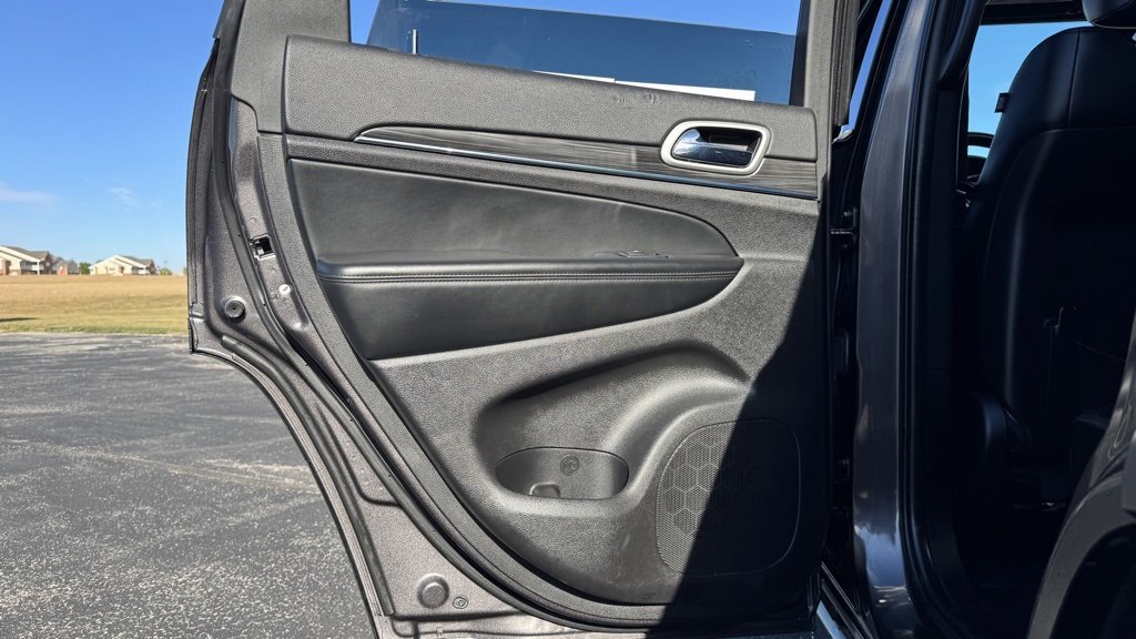 Used 2021 Jeep Grand Cherokee Limited image 13