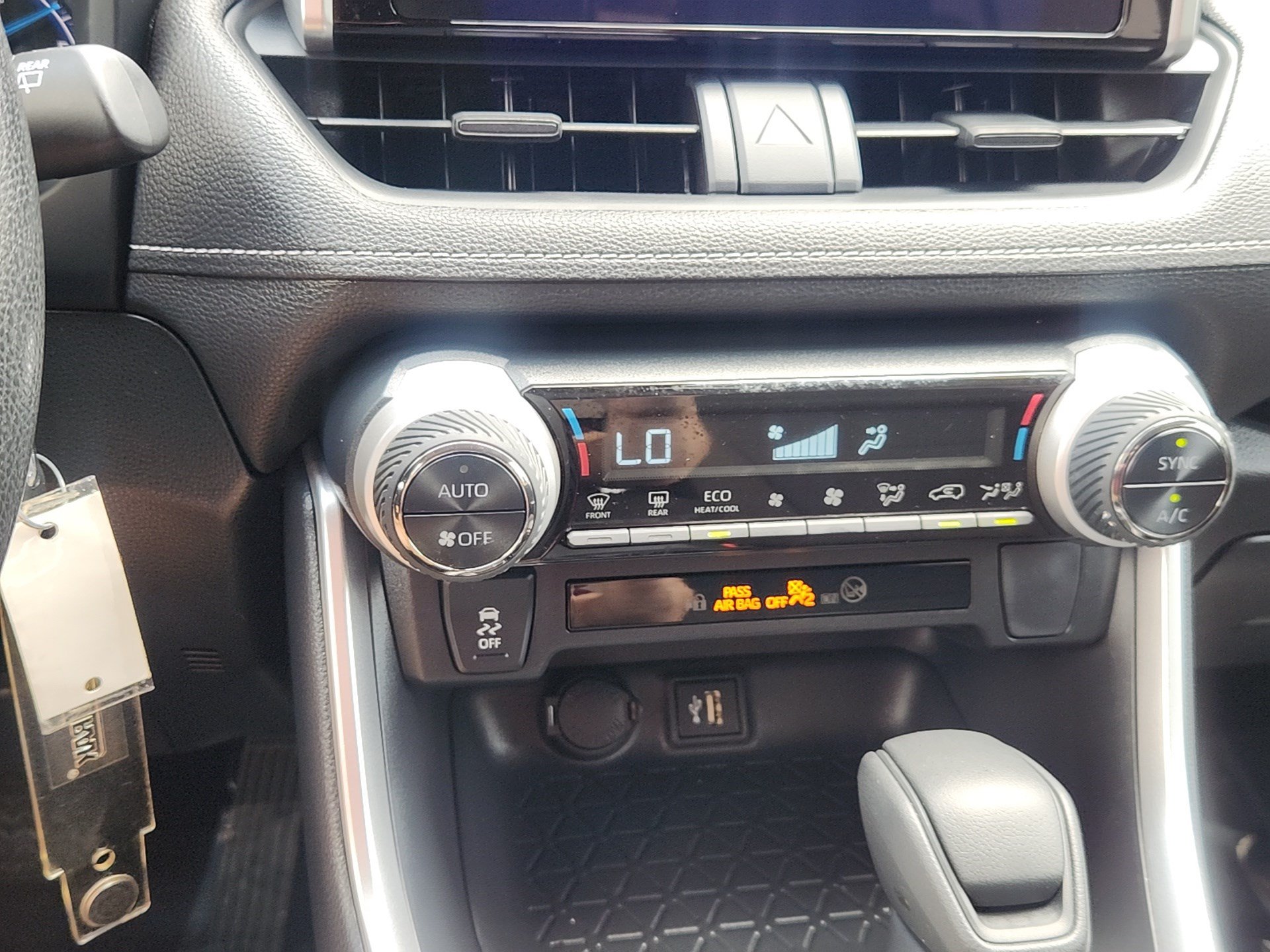 Certified 2025 Toyota RAV4 LE AWD/4WD image 16