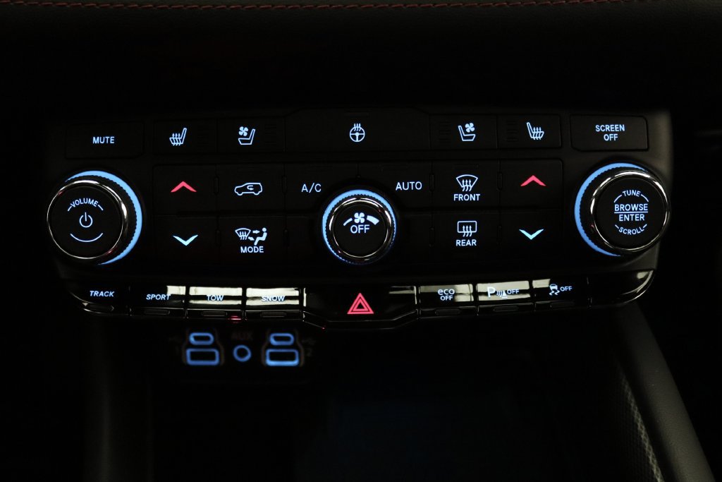 Used 2023 Dodge Durango R/T w/ Tow 'N Go Package AWD/4WD image 41