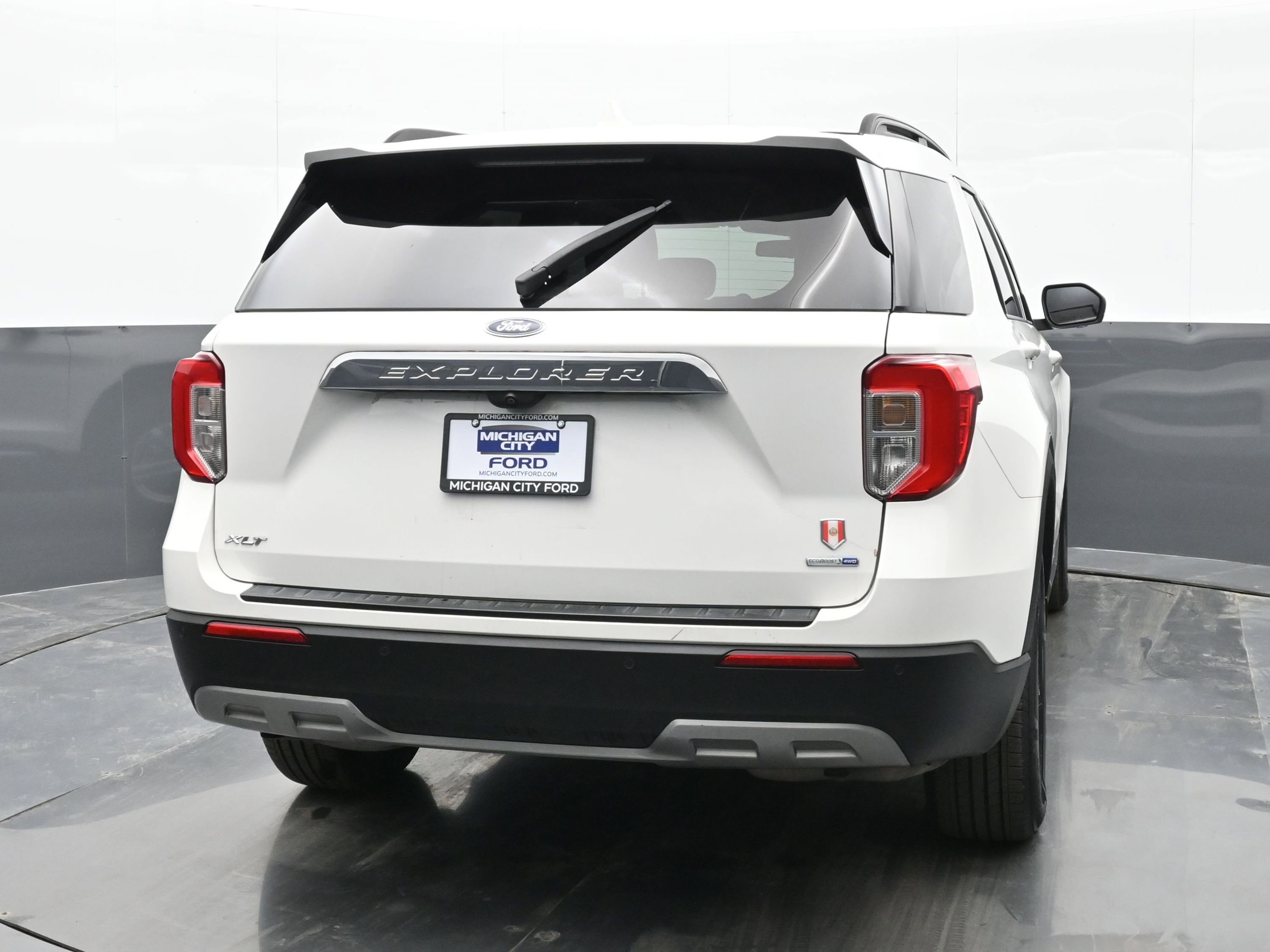 Used 2020 Ford Explorer XLT w/ Equipment Group 202A image 7