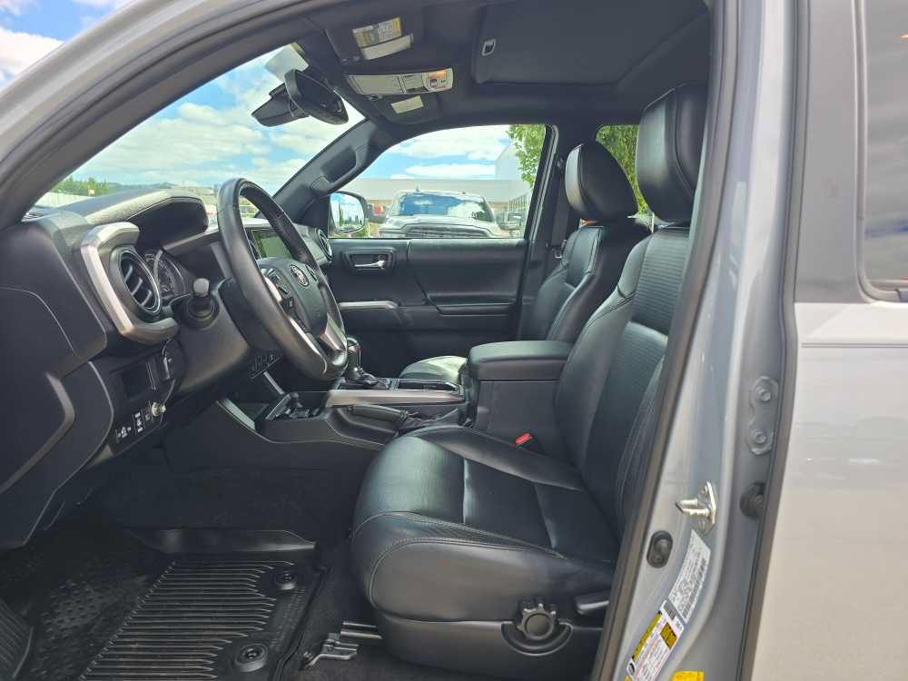 Used 2019 Toyota Tacoma Limited AWD/4WD image 9