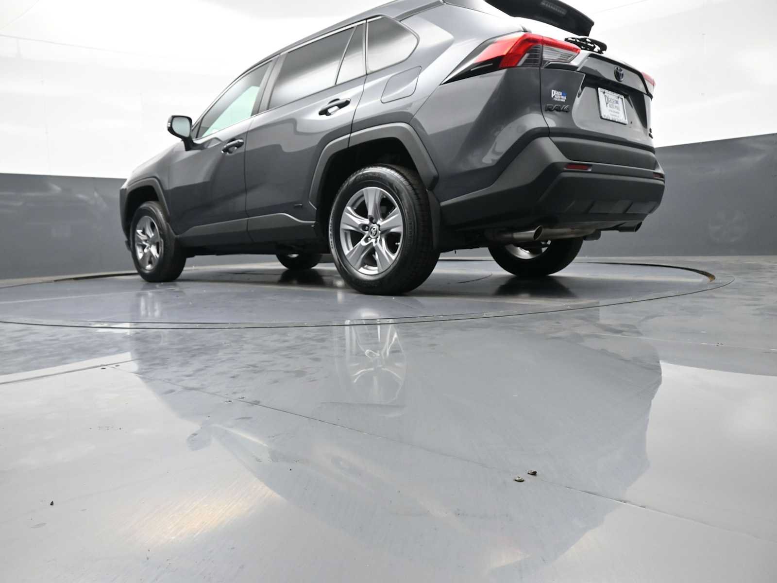Used 2023 Toyota RAV4 LE AWD/4WD image 32