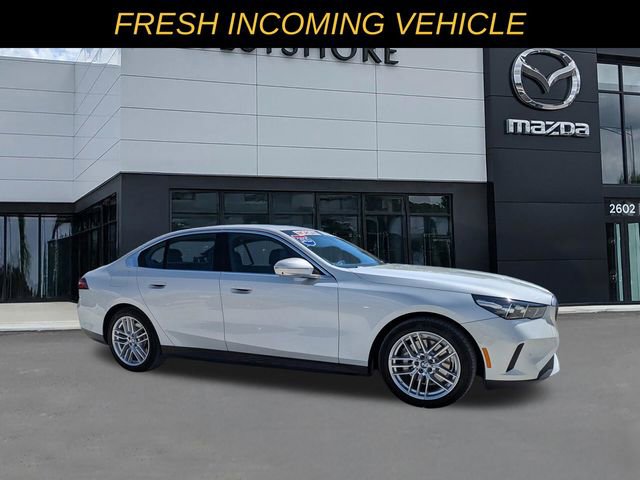 Used 2025 BMW 530i image 1