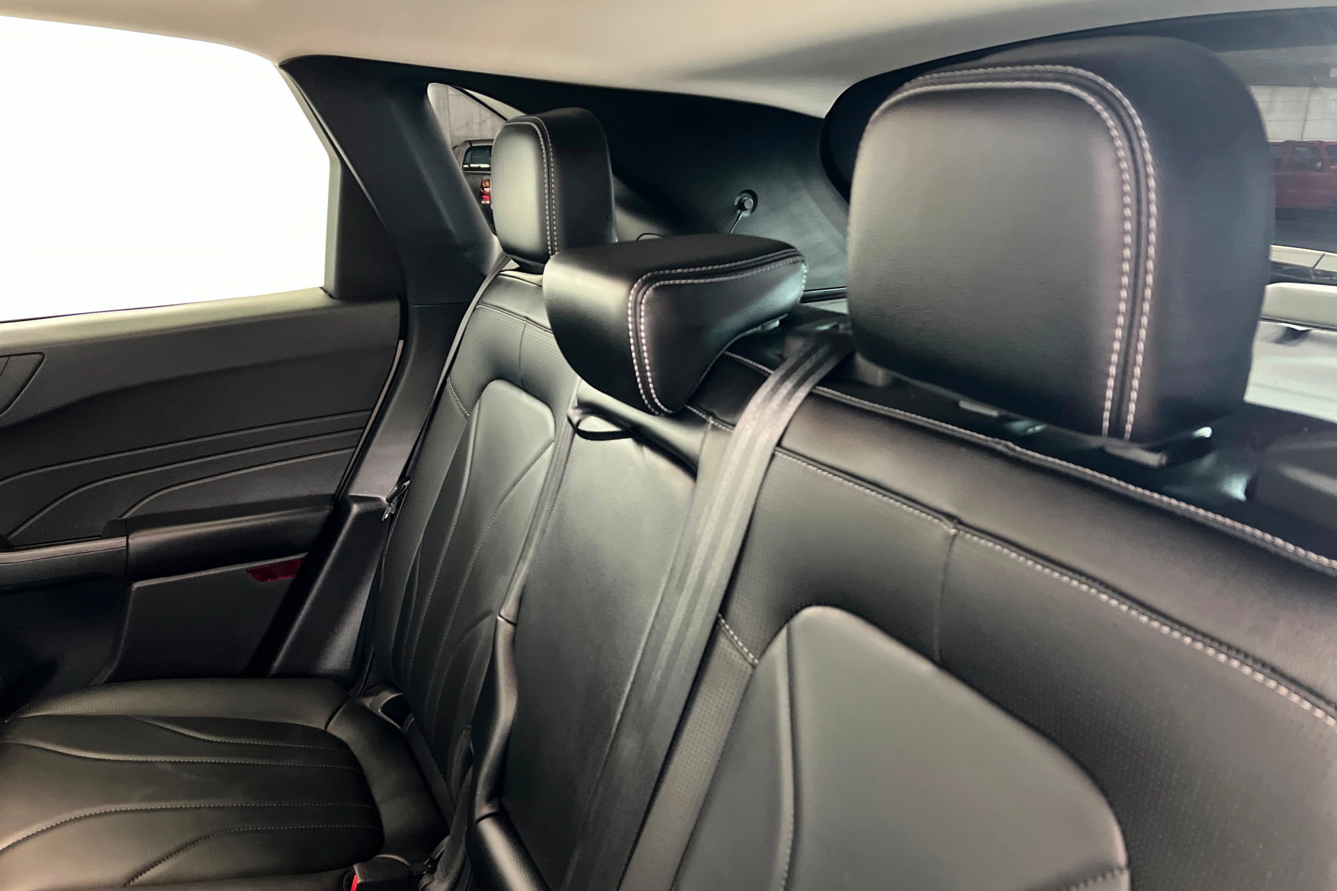 Used 2025 Ford Escape SE w/ PHEV Premium Package image 21