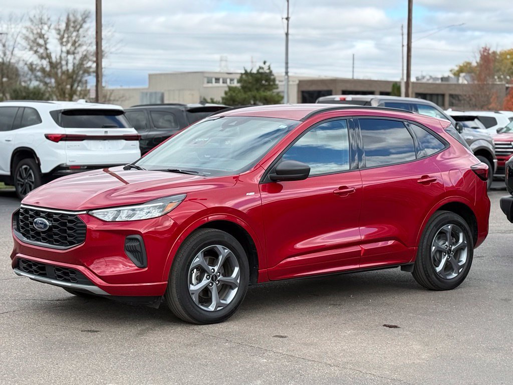 Used 2023 Ford Escape ST-Line w/ Tech Pack #1 AWD/4WD image 32