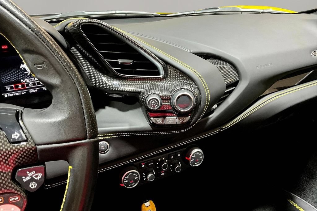 Used 2018 Ferrari 488 Spider RWD image 10