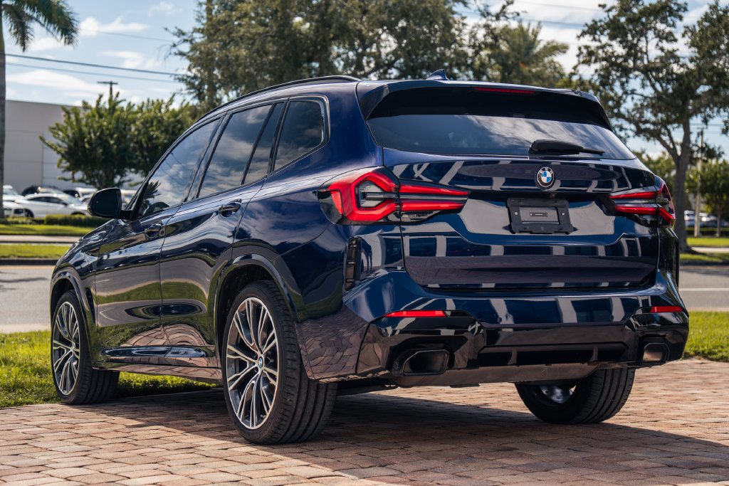 Used 2024 BMW X3 sDrive30i w/ Premium Package RWD image 3